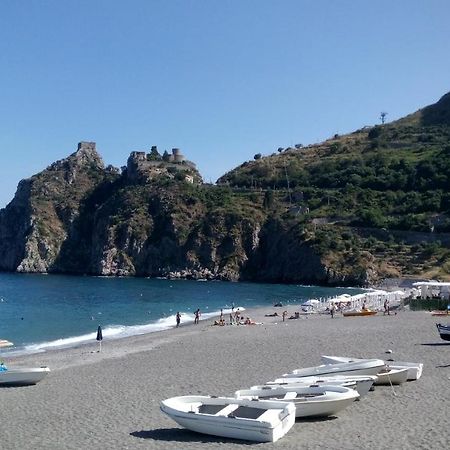 B&B Villa Carmen Sant'Alessio Siculo Bagian luar foto