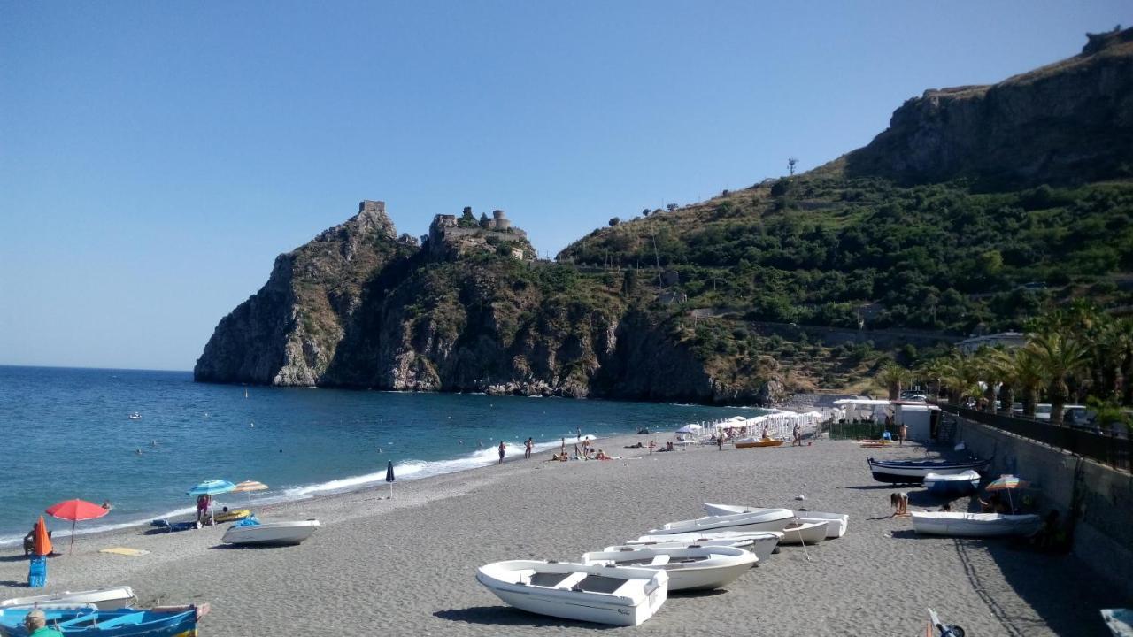B&B Villa Carmen Sant'Alessio Siculo Bagian luar foto