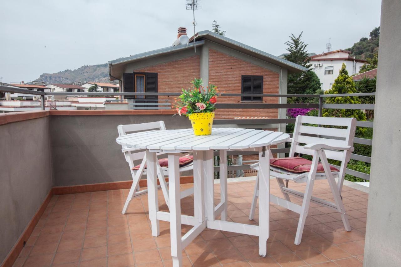 B&B Villa Carmen Sant'Alessio Siculo Bagian luar foto