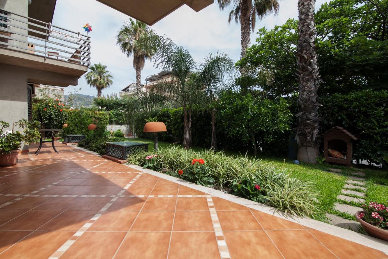 B&B Villa Carmen Sant'Alessio Siculo Bagian luar foto