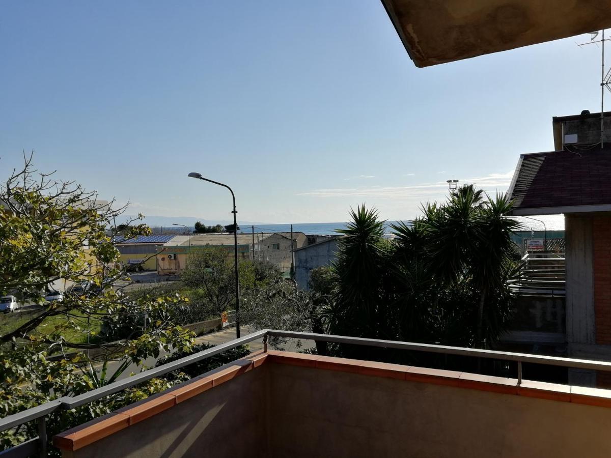 B&B Villa Carmen Sant'Alessio Siculo Bagian luar foto